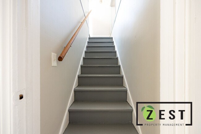 Building Photo - BEAUTIFUL 3 BED HOME