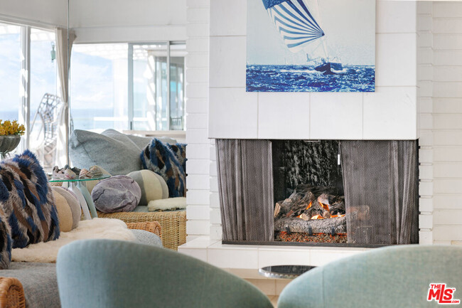 Building Photo - 27060 Malibu Cove Colony Dr