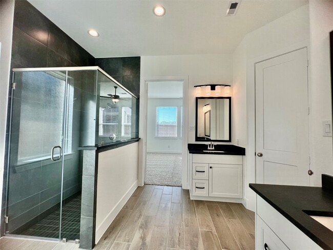 Building Photo - 10642 Blossom River Dr