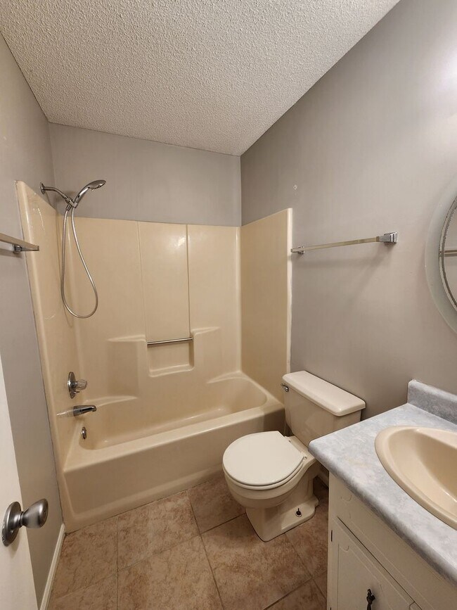 Building Photo - Charming 3BR Home with a Touch of Country in Dasher!