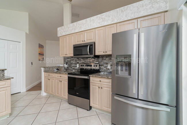 Building Photo - 304 NW 12th Ln