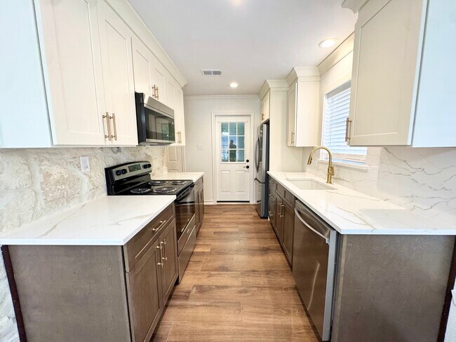 Building Photo - 13508 Fawnwood St