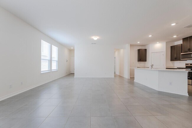 Building Photo - 9507 Reinhartz Wy