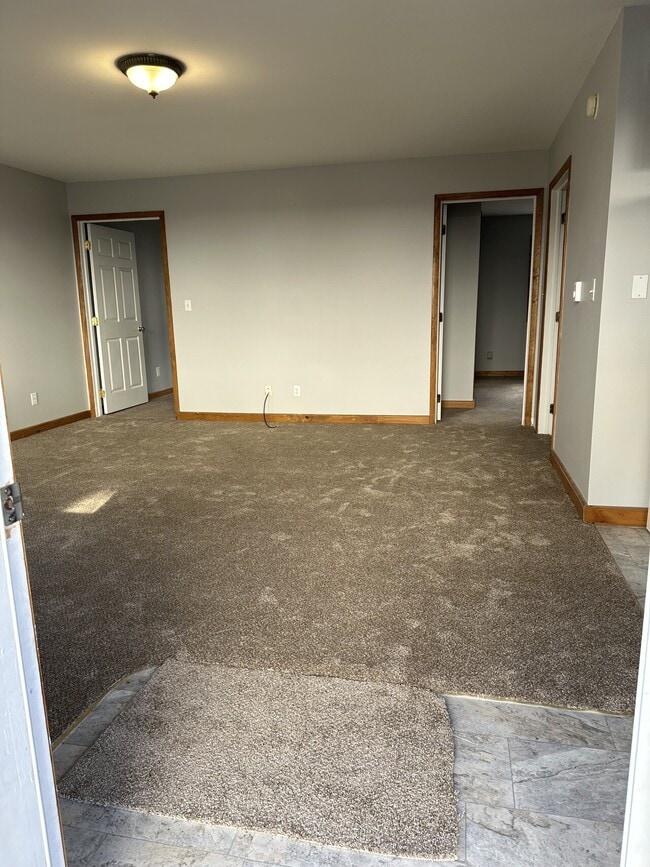 Building Photo - 15 LLC-75 Sailly Avenue