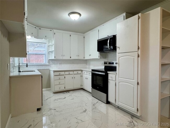 Building Photo - 5308 S Madison Ave