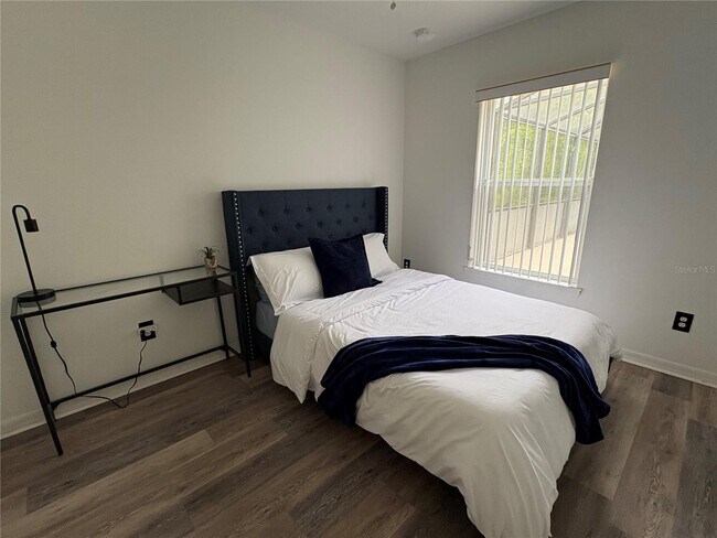 Building Photo - 893 Sandy Ridge Dr