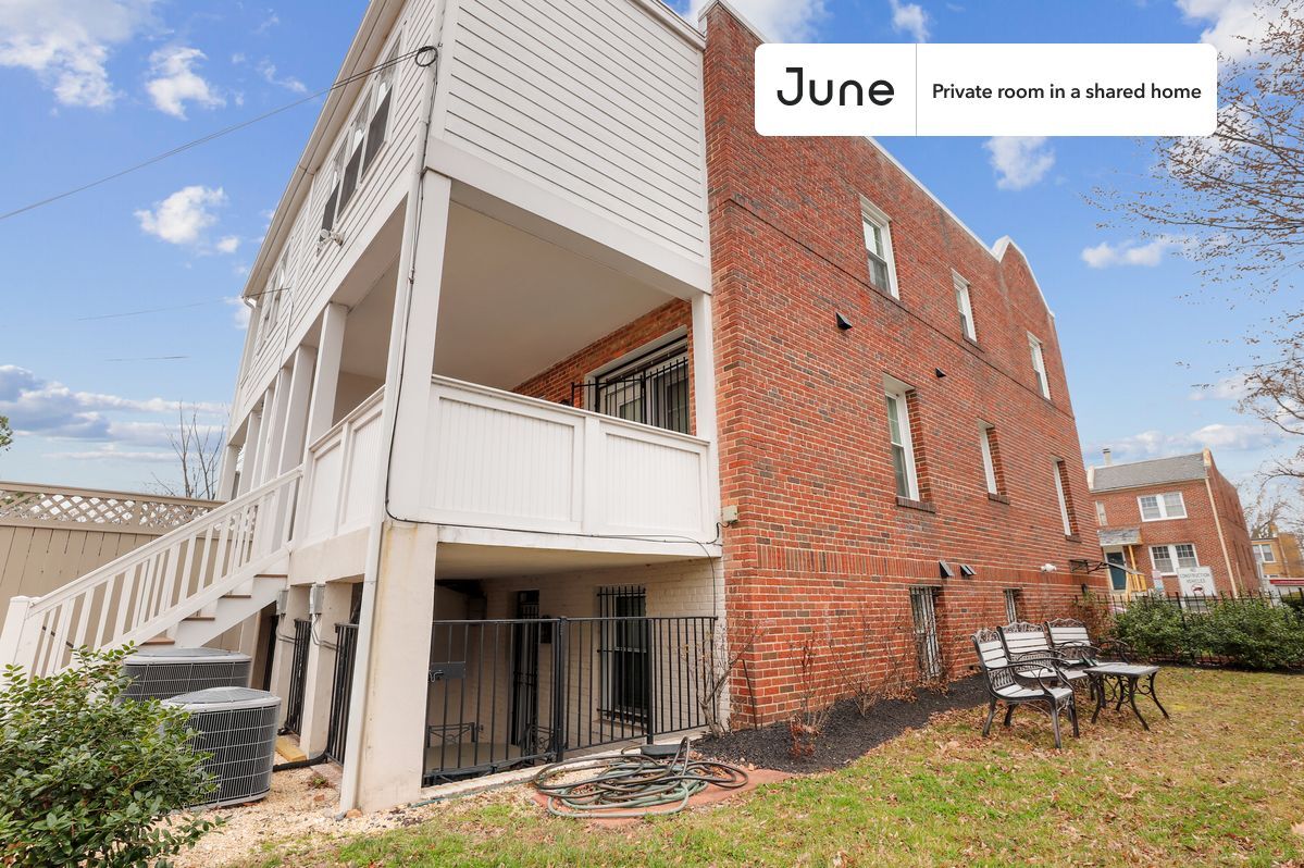 Building Photo - Room in Shared 3 bed/3 bath home in Capitol Hill