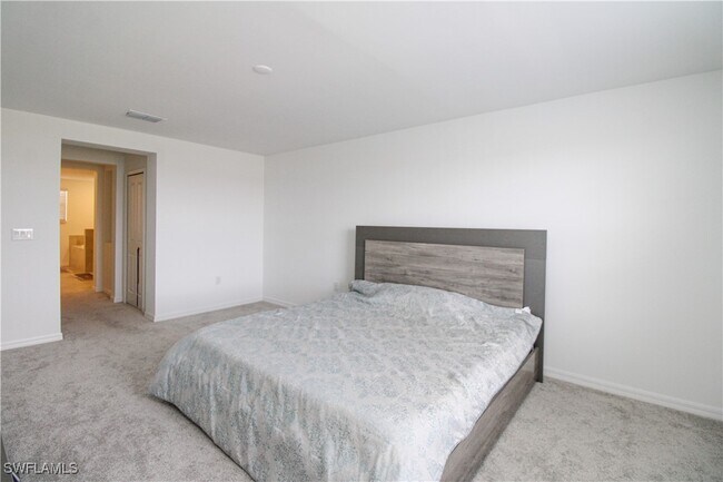 Building Photo - 2213 Avocado Ln