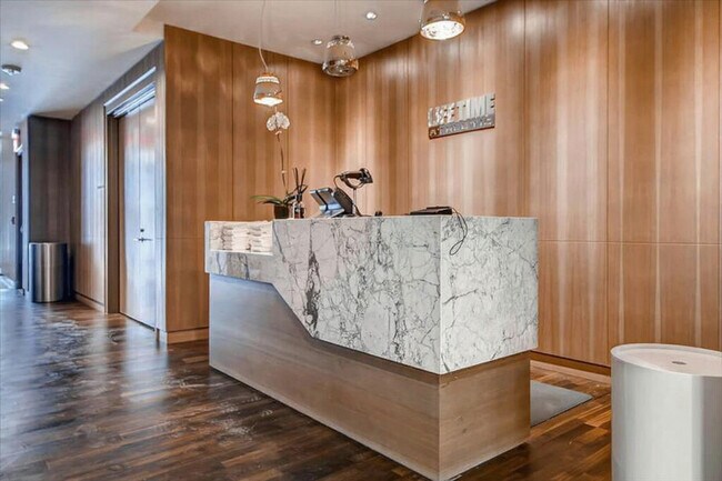 Building Photo - 605 W 42nd St