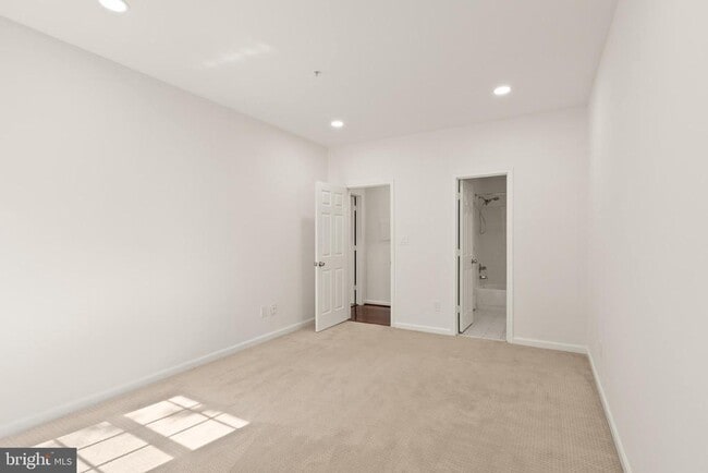 Building Photo - 1324 Garden Wall Cir