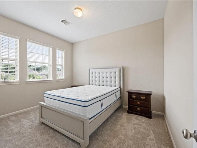 Building Photo - 1614 Mahan Dr