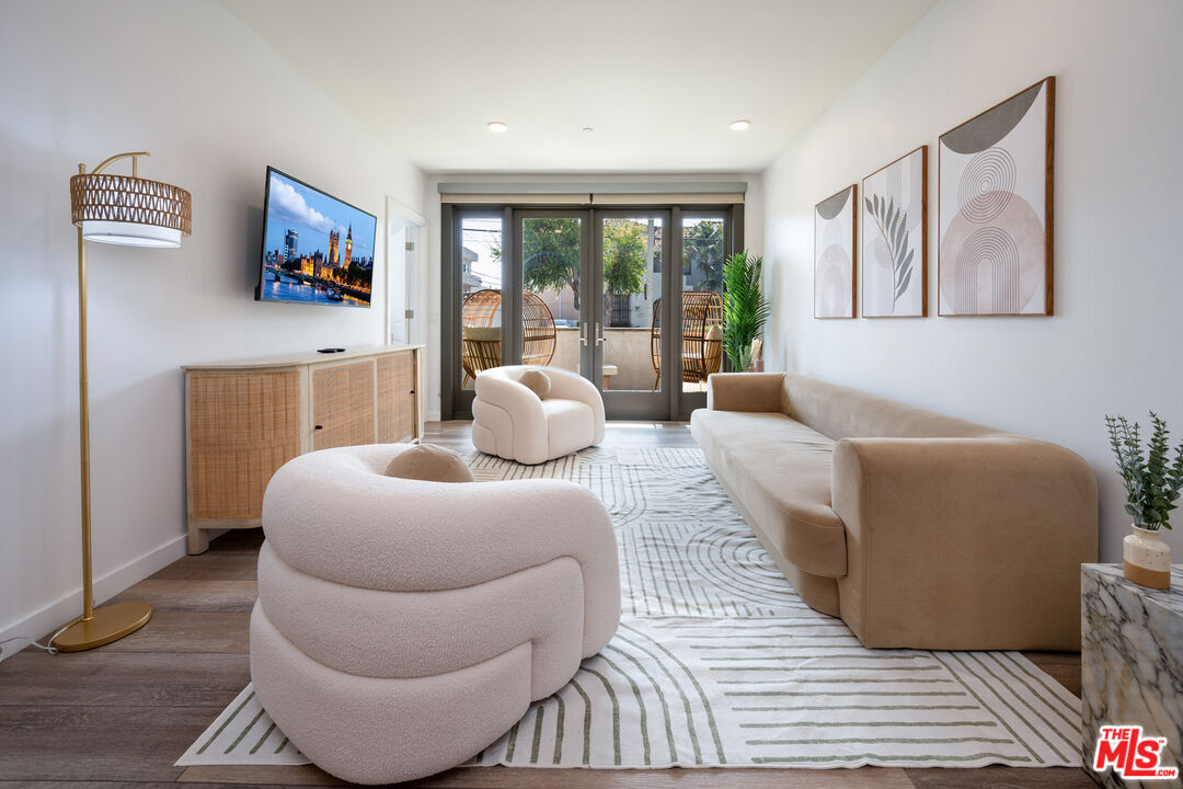 Building Photo - 1070 S Bedford St