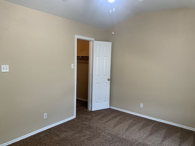 Building Photo - 1815 Pontotoc