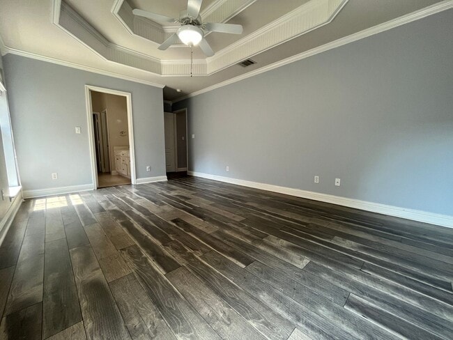 Building Photo - 1050 Azalea Garden Dr
