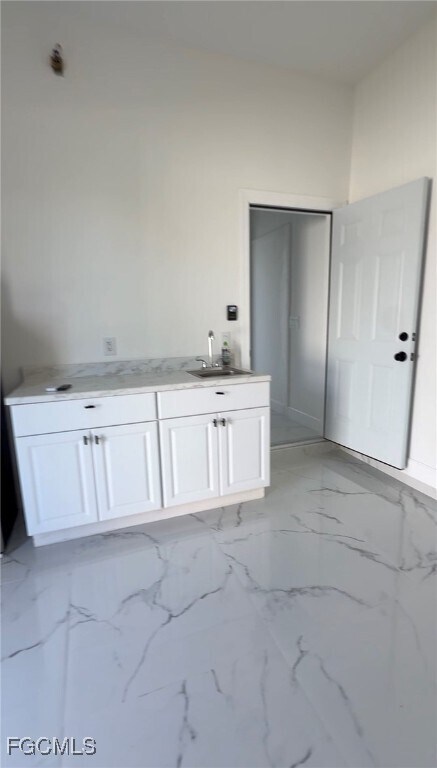 Building Photo - 1832 Lindsay St