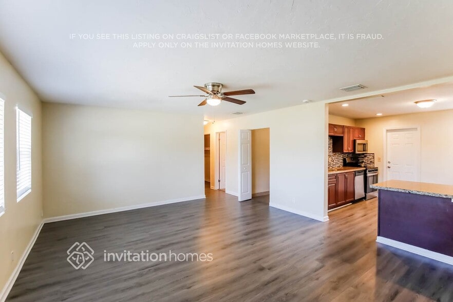 Building Photo - 3780 SW 16th Pl