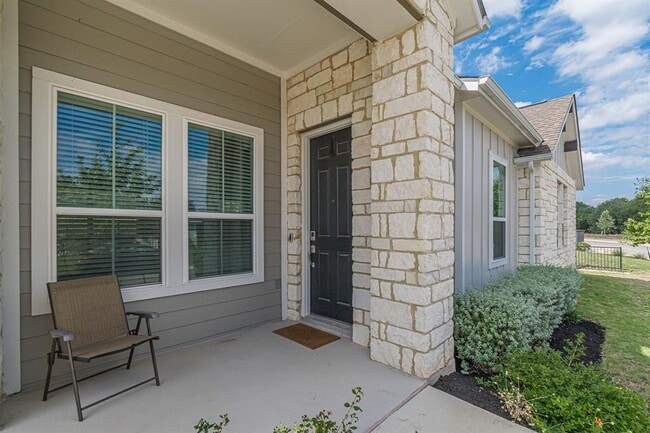 Building Photo - 127 Roaming Rock Trl