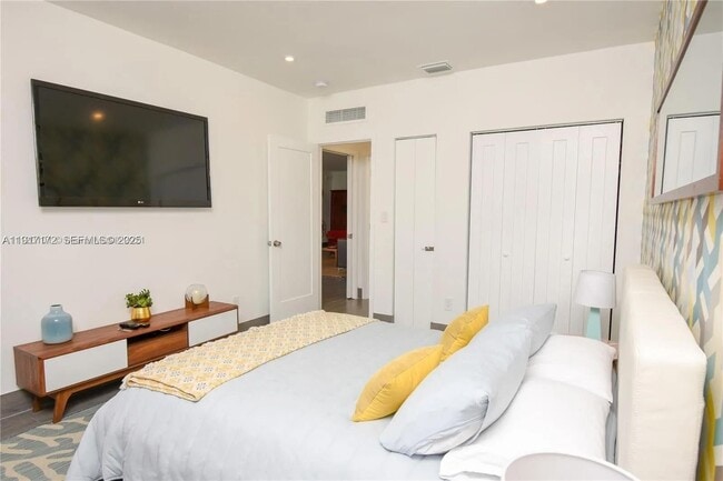 Building Photo - 641 86th St