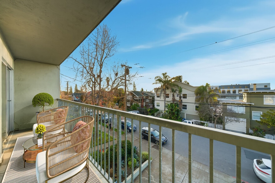 Building Photo - 3009 Dana St