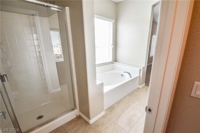 Building Photo - 9422 Sand Tiger Ave