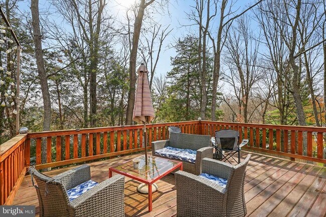 Building Photo - 7011 Fox Chase Rd