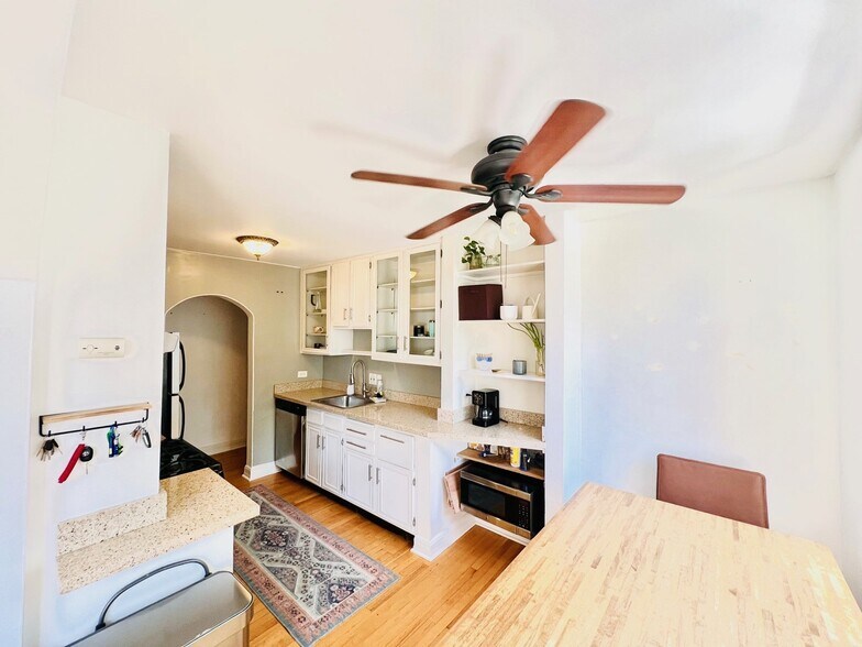 Building Photo - 3132 E 17th Ave