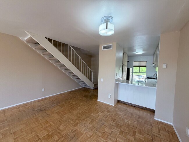 Building Photo - 5700 Baltimore-208