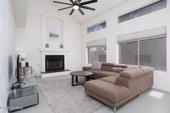 Building Photo - 6851 W Kern Dr
