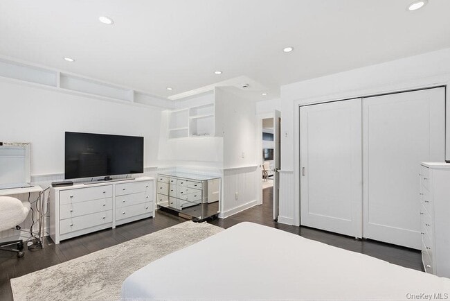 Building Photo - 26 Layton Ave