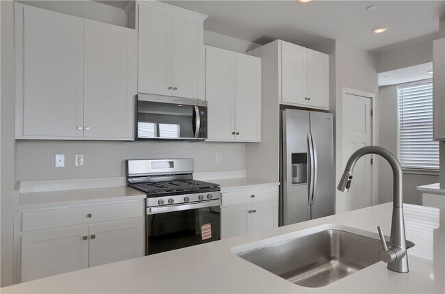 Building Photo - 122 Scotland Ln