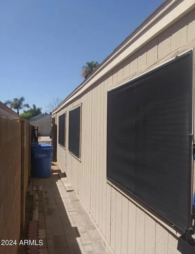 Building Photo - 2874 W Muriel Dr
