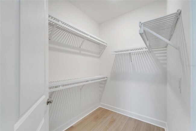 Building Photo - 943 Signet Dr