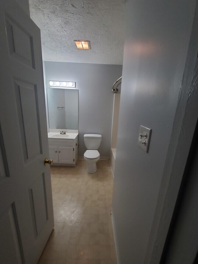 Building Photo - 509 N Jackson St