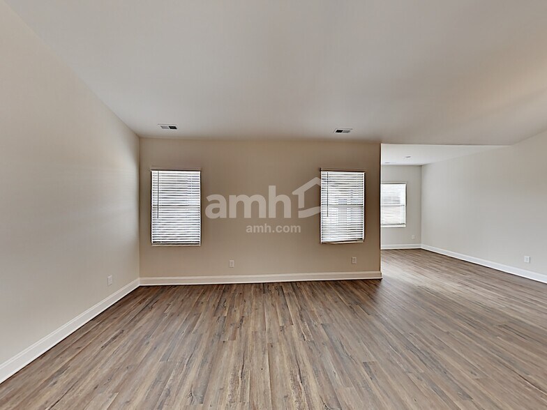 Building Photo - 160 Legacy Dr