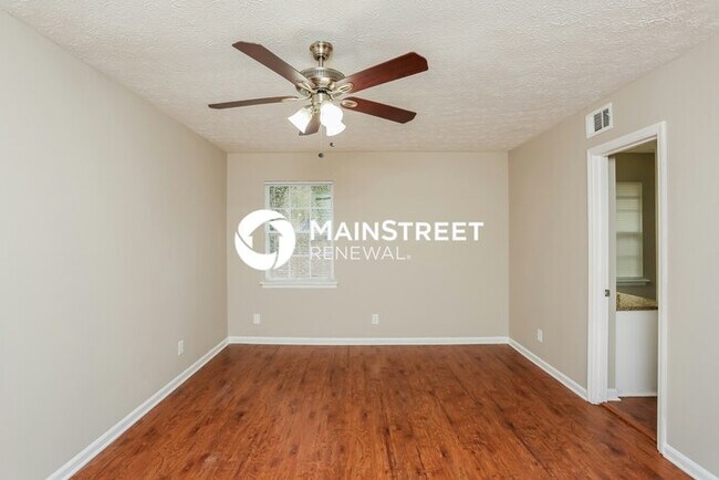Building Photo - 3 Bedroom Pet-Friendly Home in Lithonia, GA with Main Street Renewal