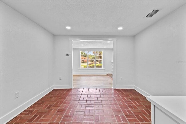 Building Photo - 1803 E Orange Ave