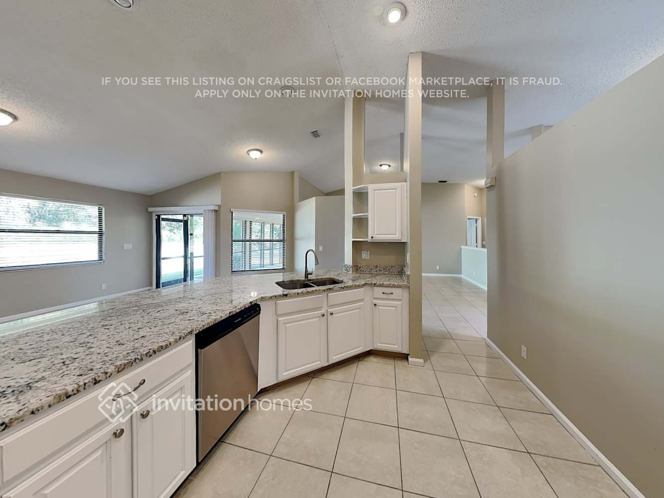 Building Photo - 102 Royal Ct