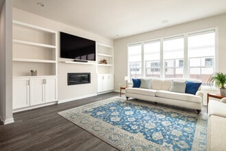 Building Photo - 1770 Violet Ridge Pl