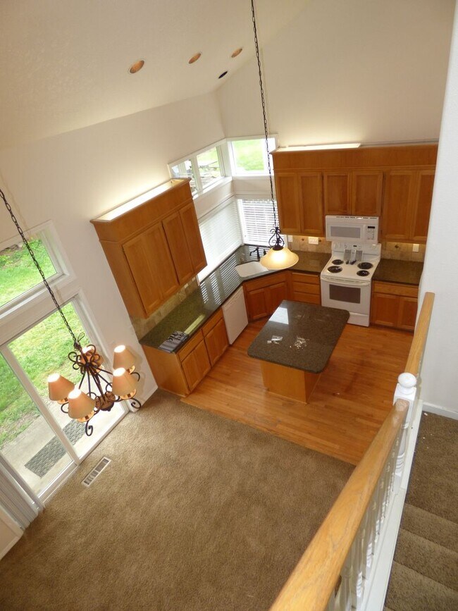 Building Photo - 3 Bed 2 bath home in North Salem!