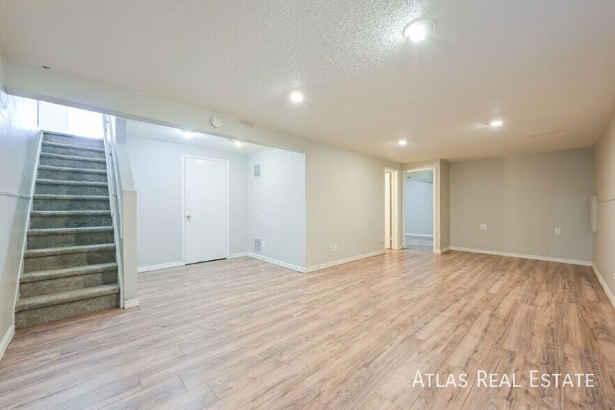 Building Photo - 15876 E Cornell Pl