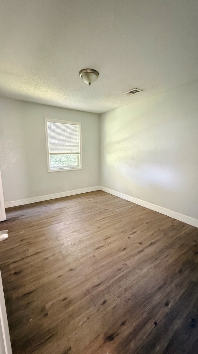 Building Photo - 1105 Old S Dr
