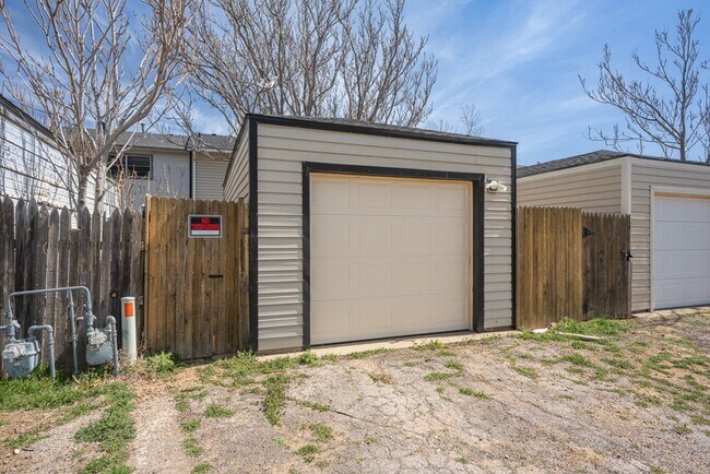 Building Photo - Townhome for Lease!