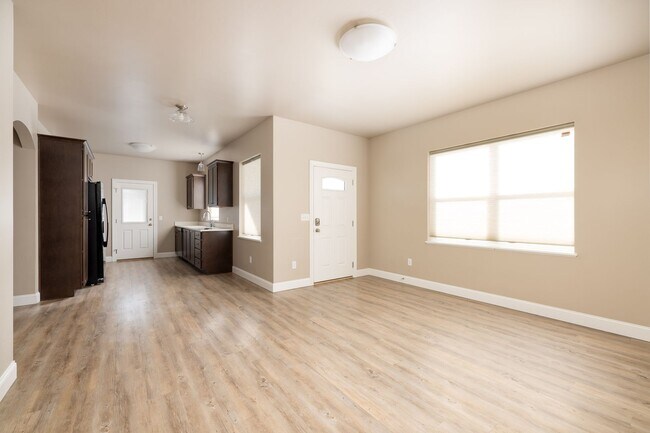 Building Photo - Newer 2 bedroom condo for rent!