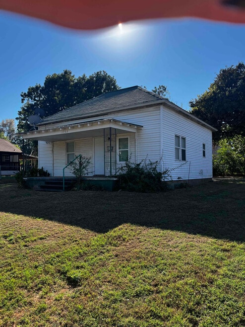 Building Photo - 1702 S 7th St