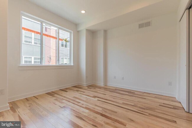 Building Photo - 1335 S Bouvier St
