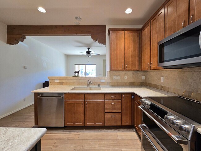 Building Photo - 7112 Calientito Loop
