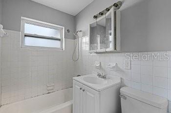 Building Photo - 1533 N Normandy Blvd