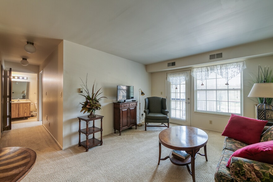 Living Room - Rosehaven Manor