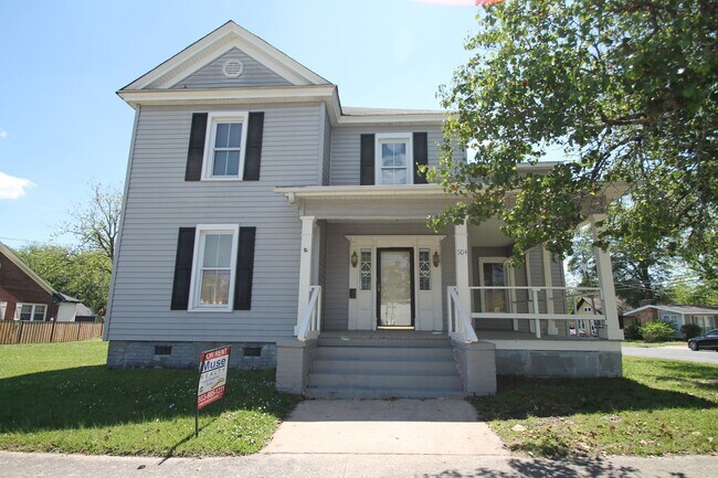 Building Photo - Exclusively Offered By Muse Realty Rentals...