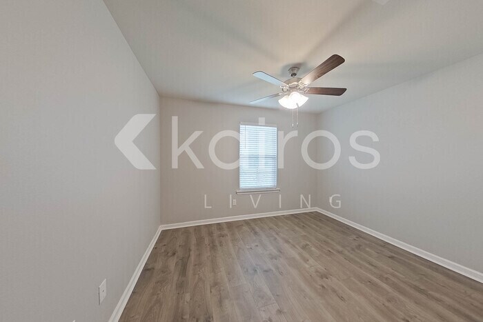 Building Photo - 410 Mango Dr